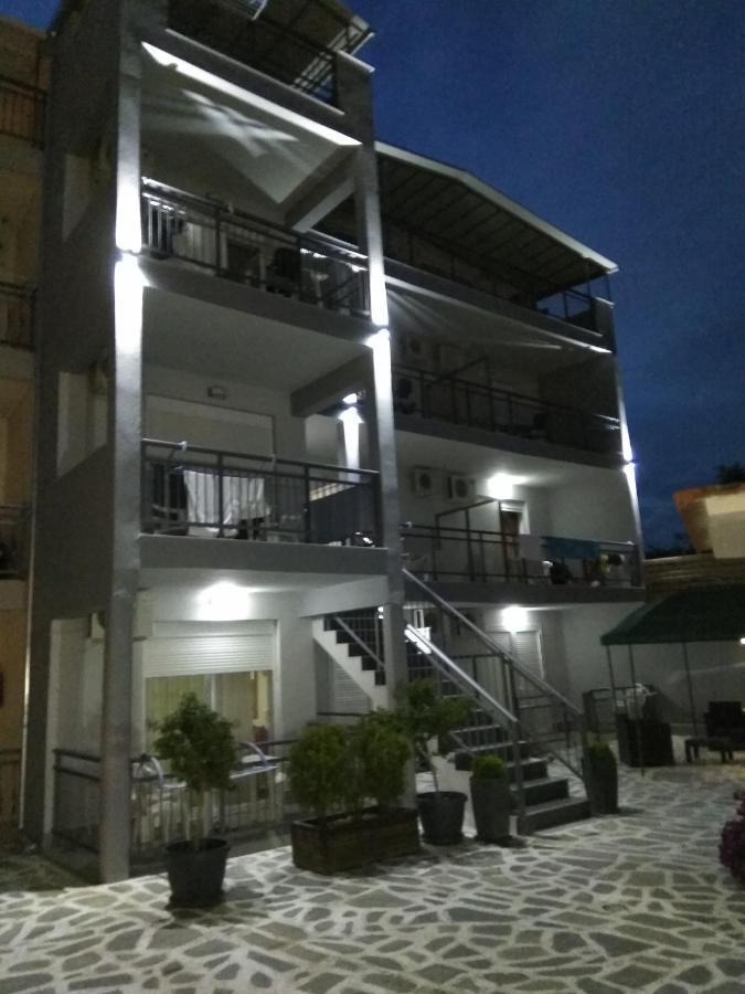 Studios Maria Potos Bagian luar foto